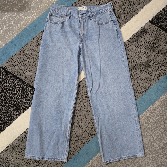 Abercrombie & Fitch Curve Love Ultra Loose Low Rise Jeans, 26 SHORT, NWOT - Picture 2 of 11